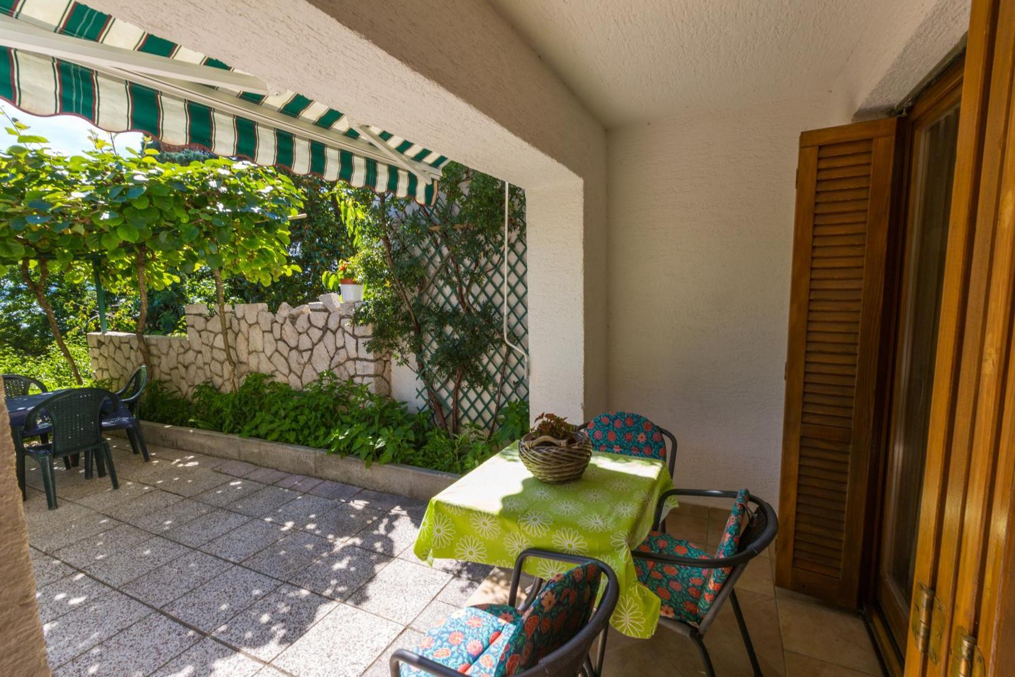 Nella. Apartamento Crikvenica Exterior foto